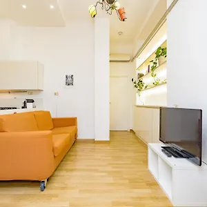Minimal Apartment Near Bocconi University Appartamento Milano
